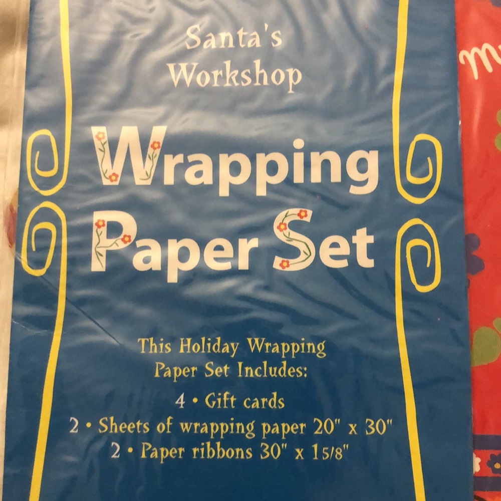 NIP Muffy VanderBear Wrapping Paper Set - Picture 3 of 5